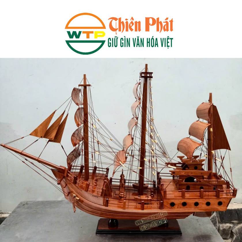 mô hình thuyền gỗ lấy cảm hứng từ chiếc thuyền buông của Thái Lan